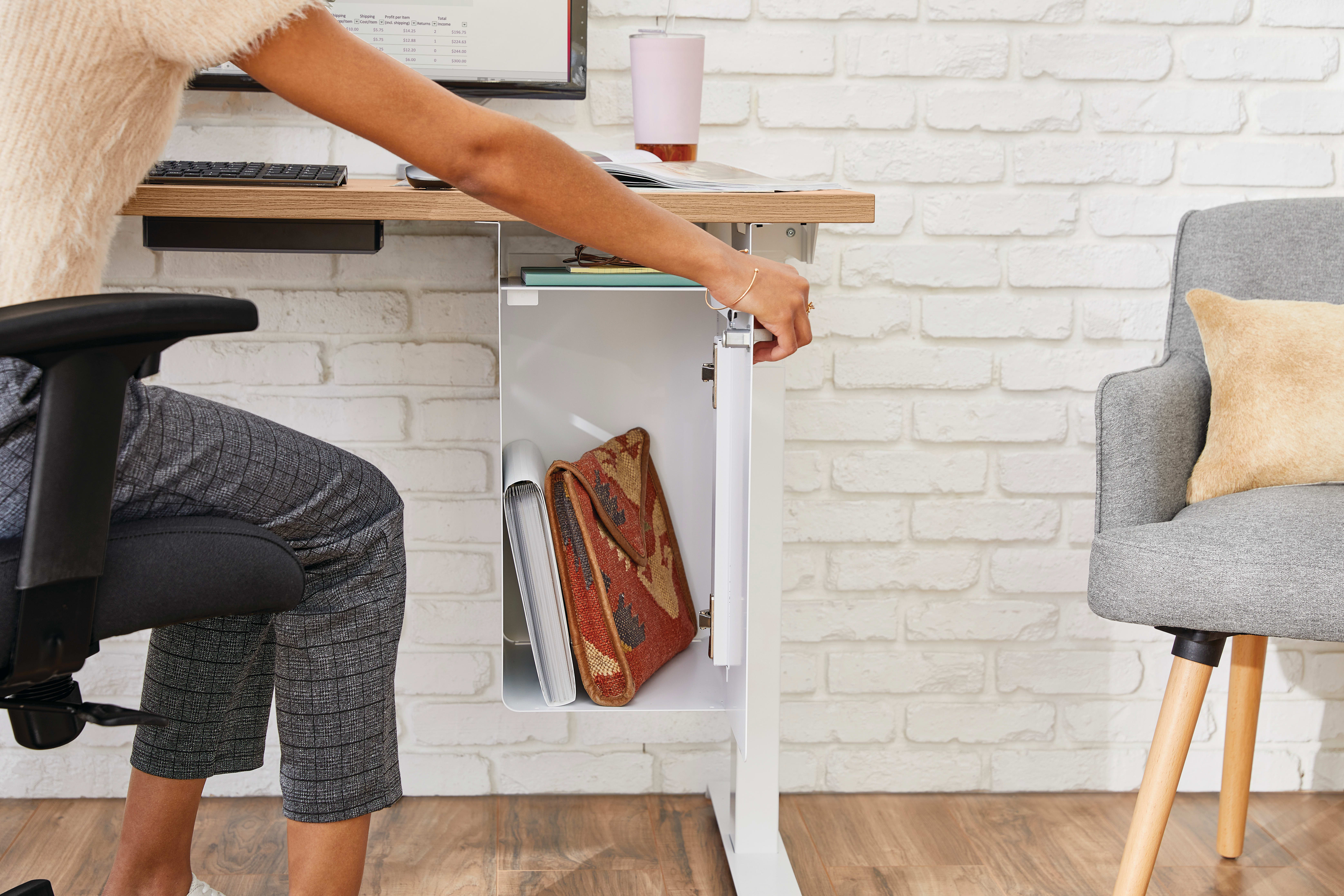 Fuse undermount storage in white