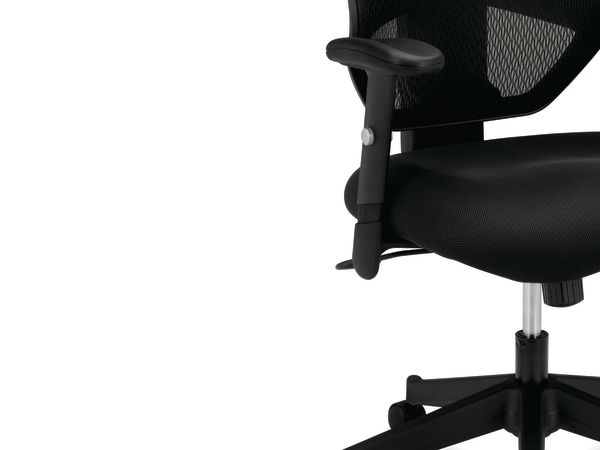 Prominent mesh task chair in Black