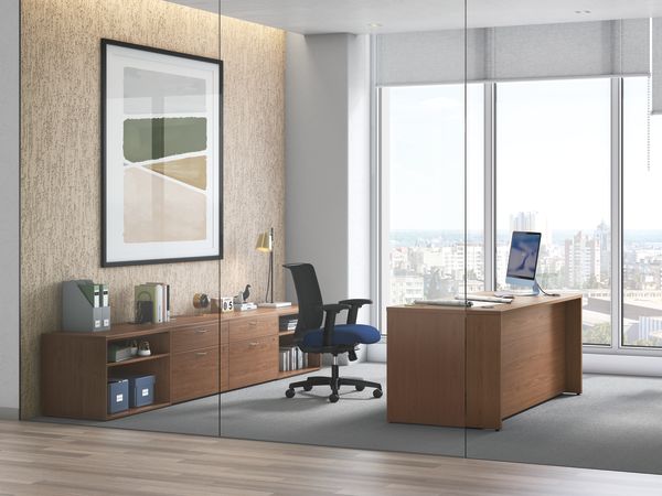 Mod desk with Convergence seating.