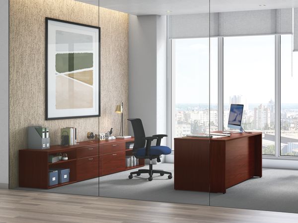 Mod desk with Convergence seating.