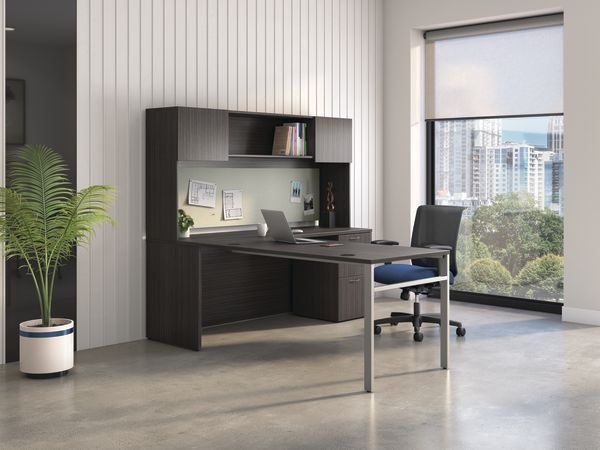 Mod L-desk with Convergence seating.