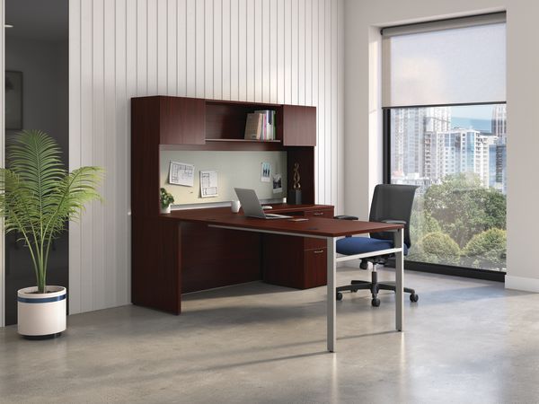 Mod L-desk with Convergence seating.
