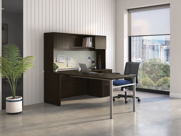 Mod L-desk with Convergence seating.