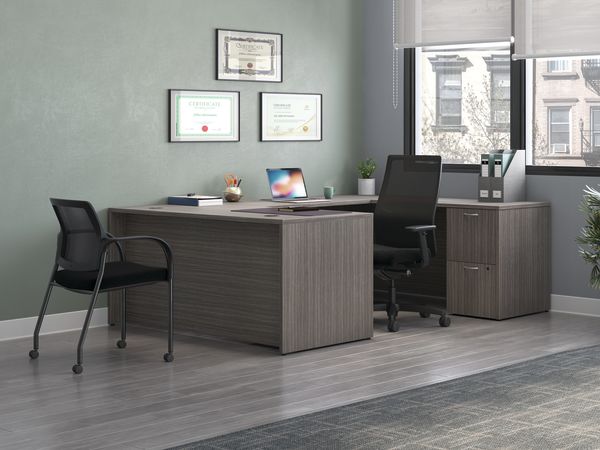 Mod desk with Ignition task and guest seating.