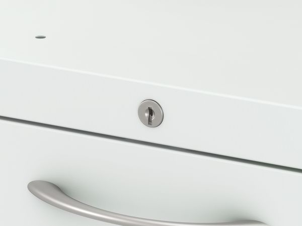 Flagship mobile pedestal lock