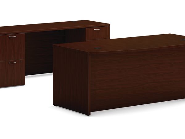 Mod executive station in Traditional Mahogany