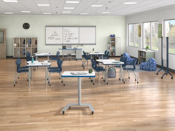 Roll Call Lectern with Build Desks and SmartLink Seating