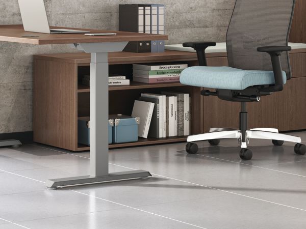 Mod Desk with Ignition 2.0 seating