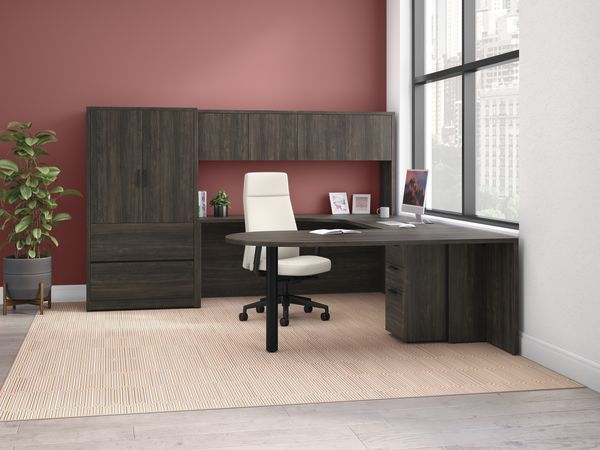 10500 Series U Station with Cofi Executive Task Chair.