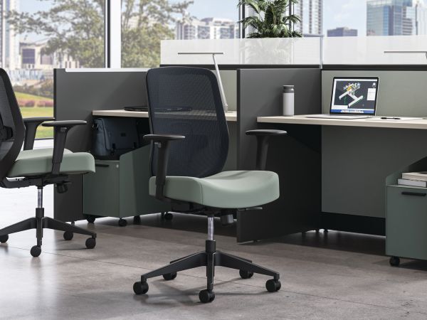 Altern mesh back shown with Accelerate panels and Gallery Panels.