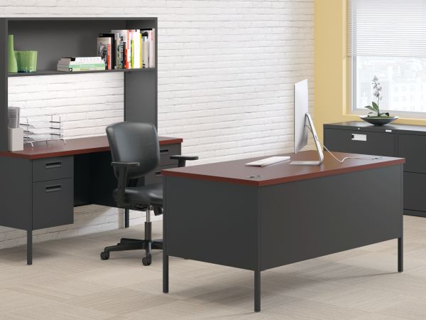 HON-Metro-Desking-500-001_16-9crop