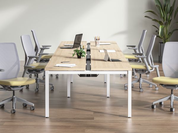 6-pack workstation featuring Flexion task seating.