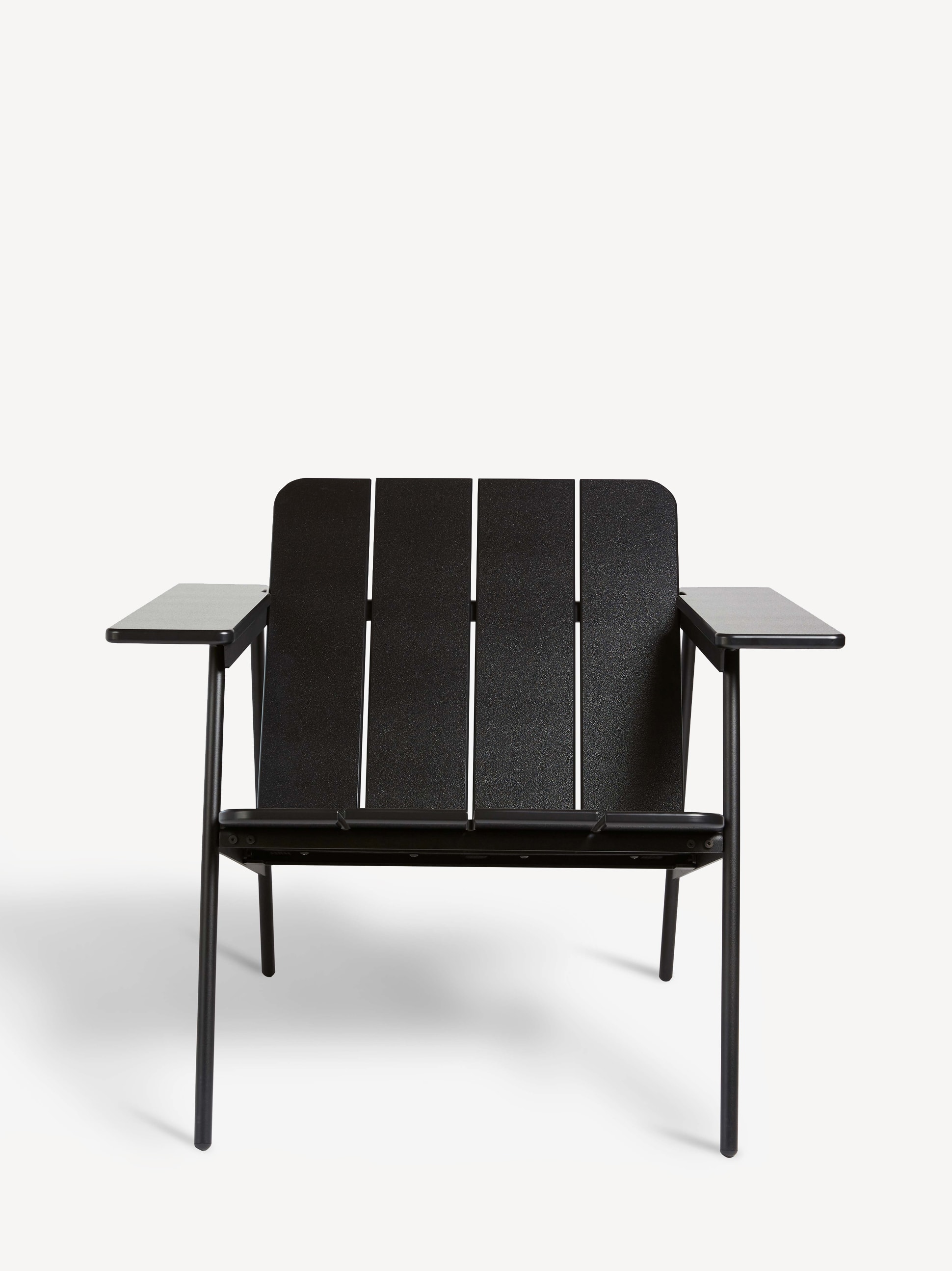 Front view of the Corral Fort outdoor chair in black.