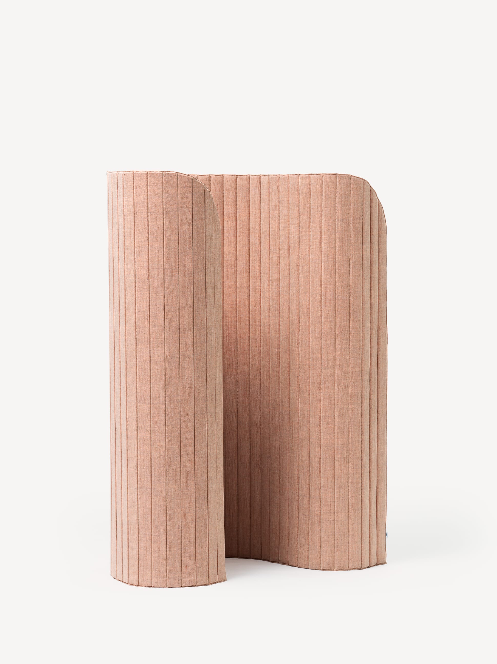 Zilenzio Focus Sound-Absorbing Screen Divider in light pink.