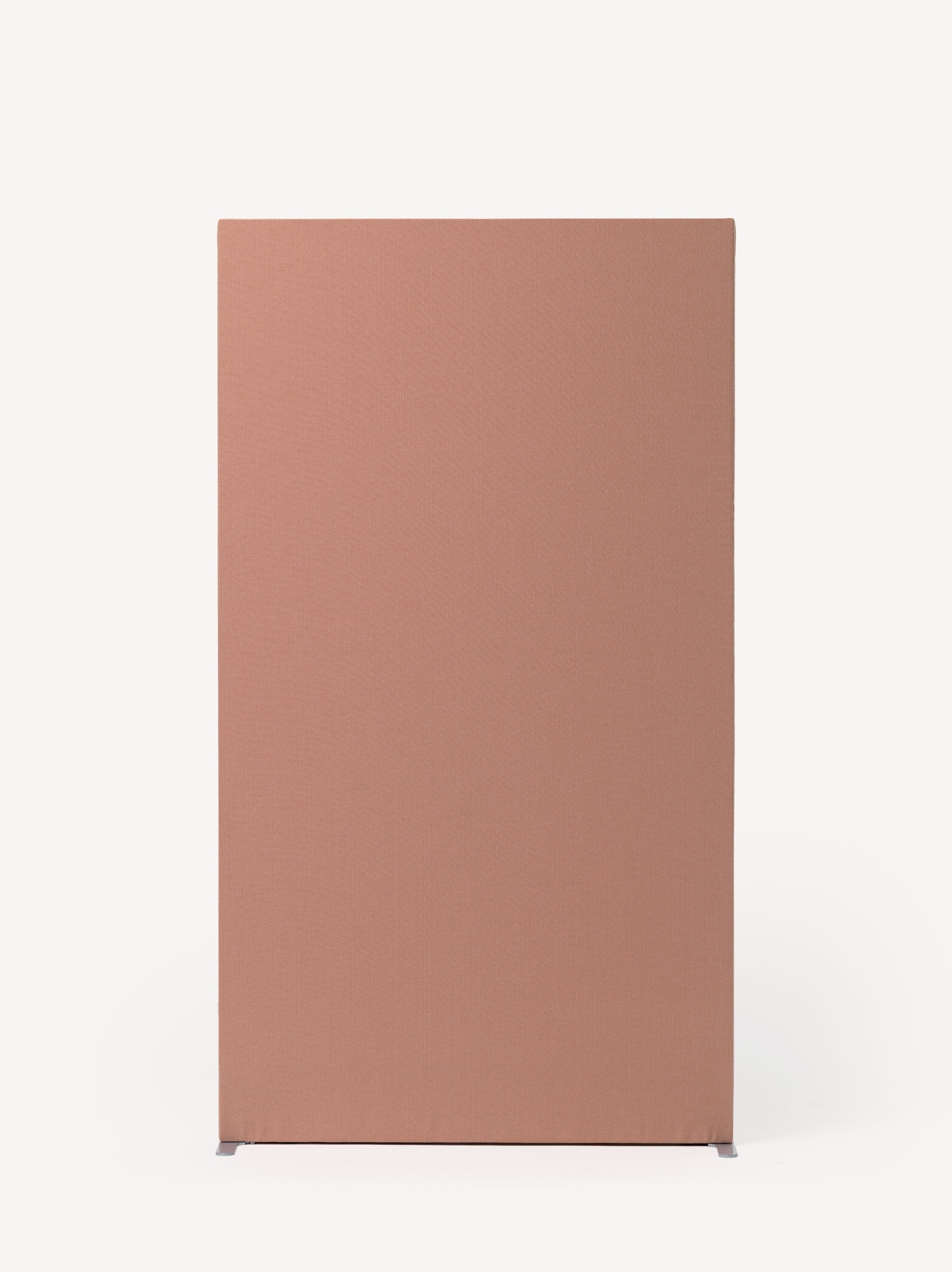 Front view of the Zilenzio Classic noise-reducing floor screen in a light coral pink fabric with white metal feet.