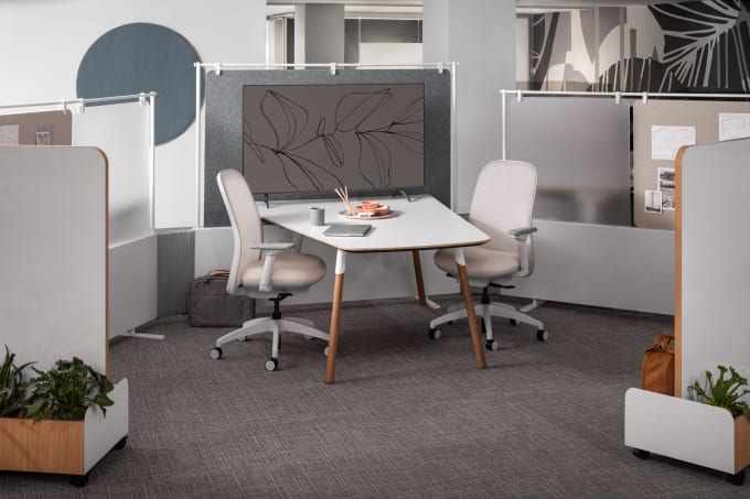 Mural System and O6 task chair