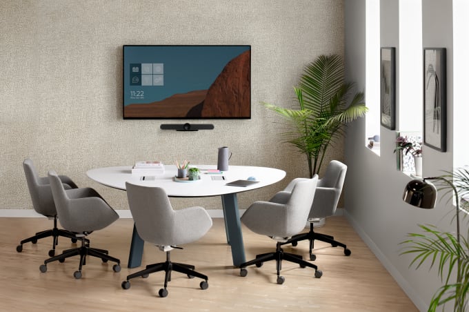 Structure Equitable Guitar Pick Table