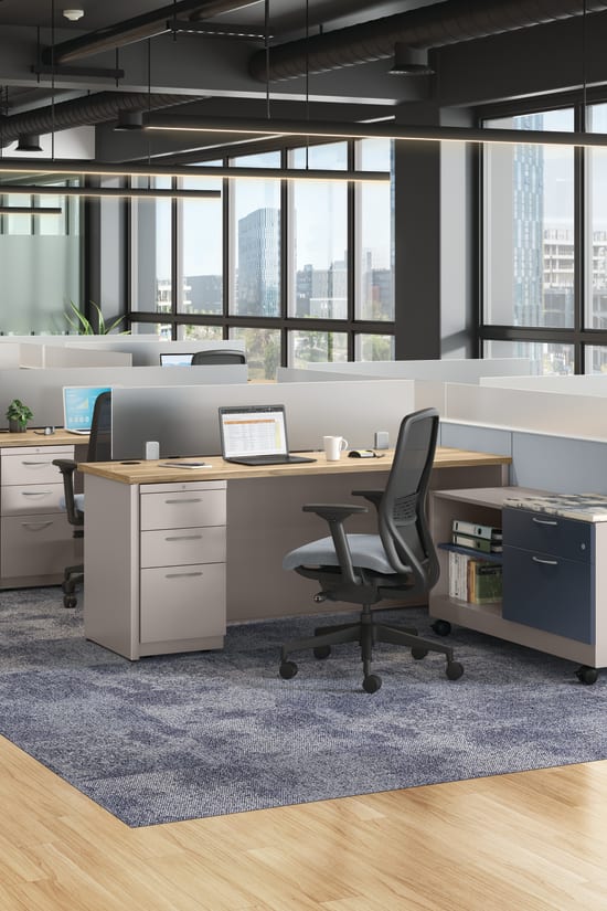 An open plan Abound cubicle layout with Nucleus task seating and Contain storage options.
