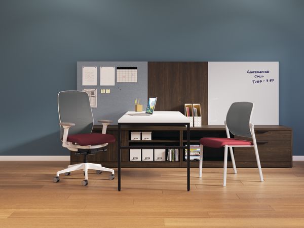 Nucleus Seating with Workwall and 10500 Series Desking