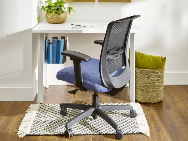 Coze home office desk in White with Blue Convergence Chair