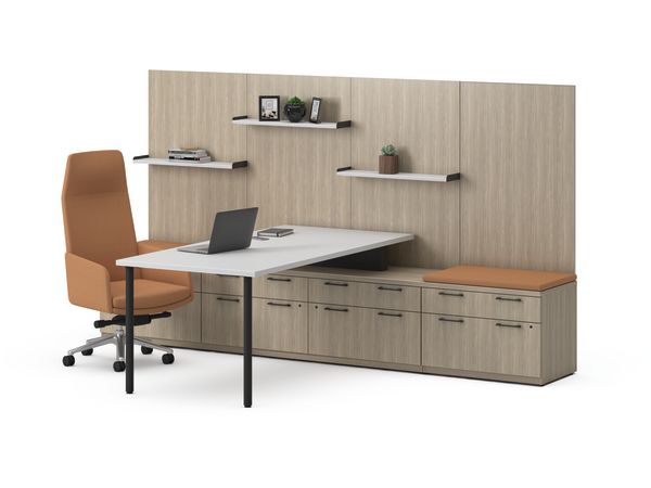 Concinnity Desking with Workwall Tiles and Mav Seating.