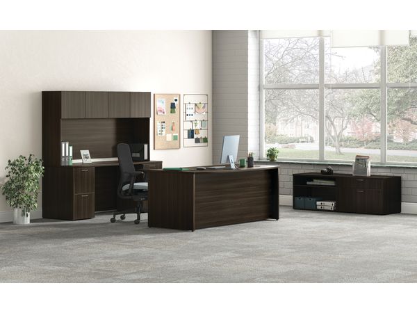 Mod desk with Nucleus seating.