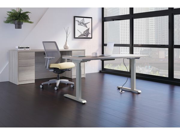 Ignition Chair with Coordinate Height Adjustable Table.