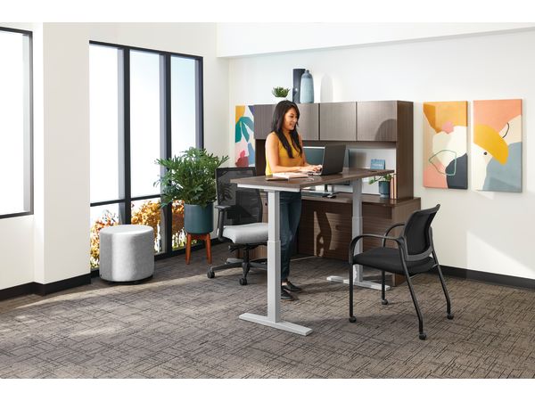 Mod Executive Private Office with Height-Adjustable desk and Ignition Seating