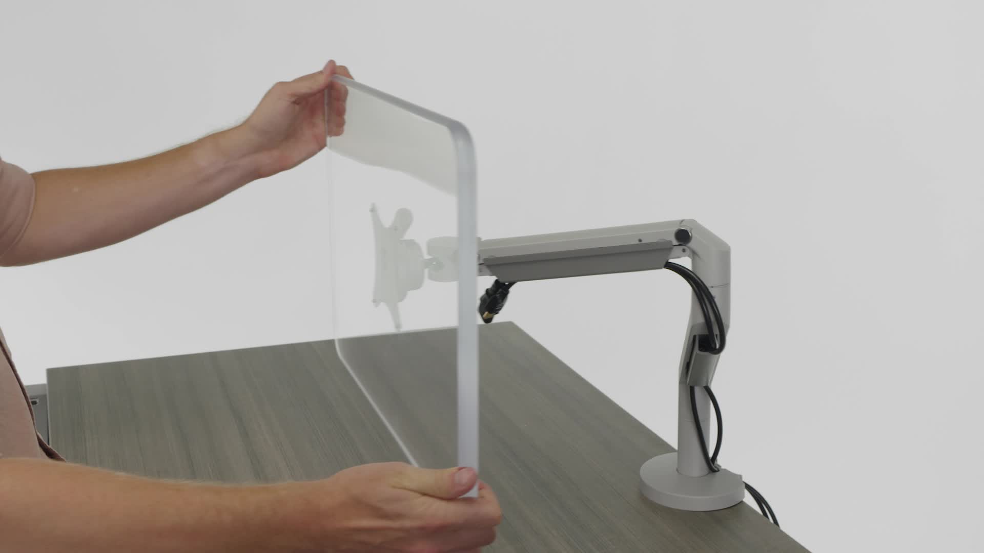 Video_Pivot Monitor Arms