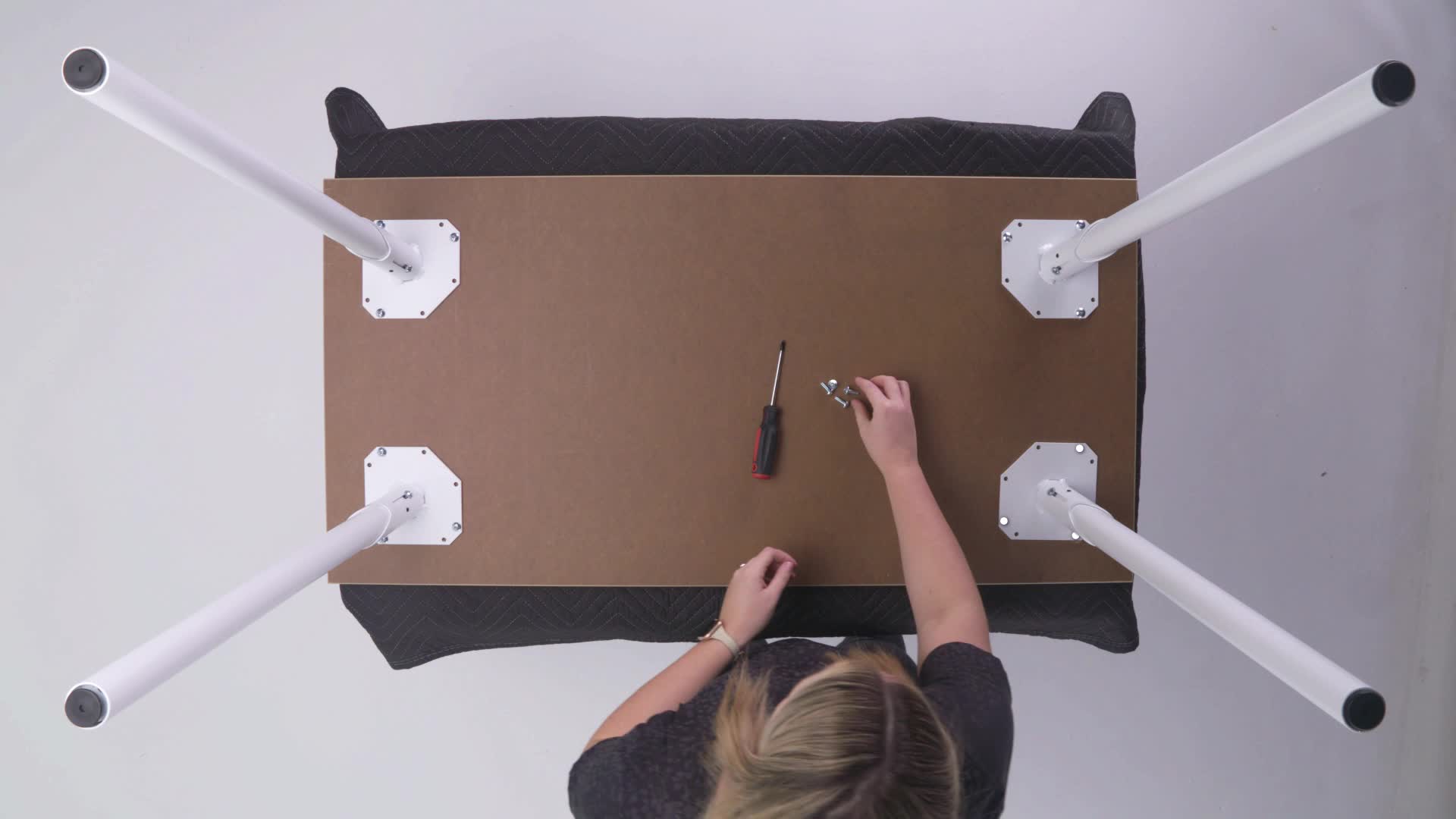 Video_RTS_ApproachTableDesk_R0