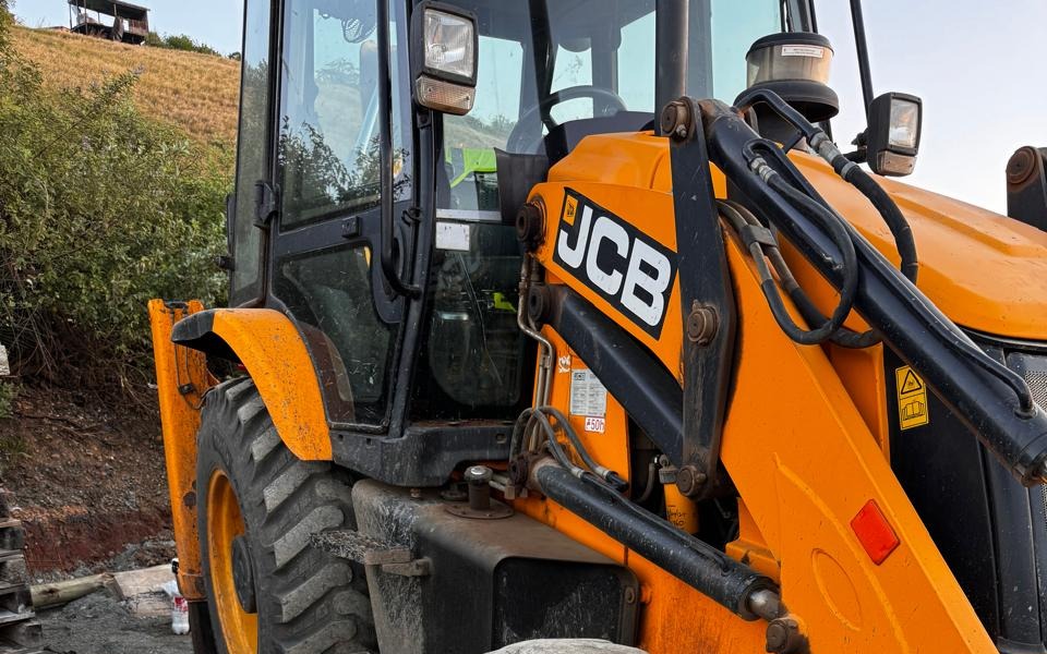 Jcb photo 2