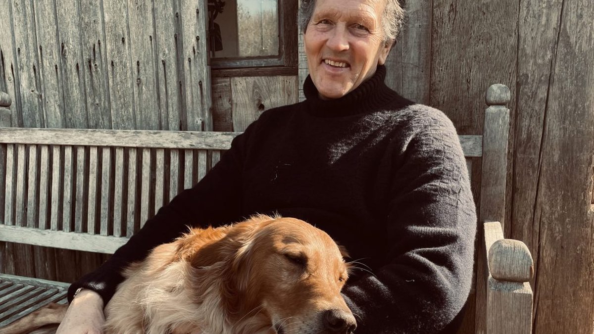 Monty Don Steps Down, Fans Favor Adam Frost Monty Don Steps Down, Fans Favor Adam Frost - monty don