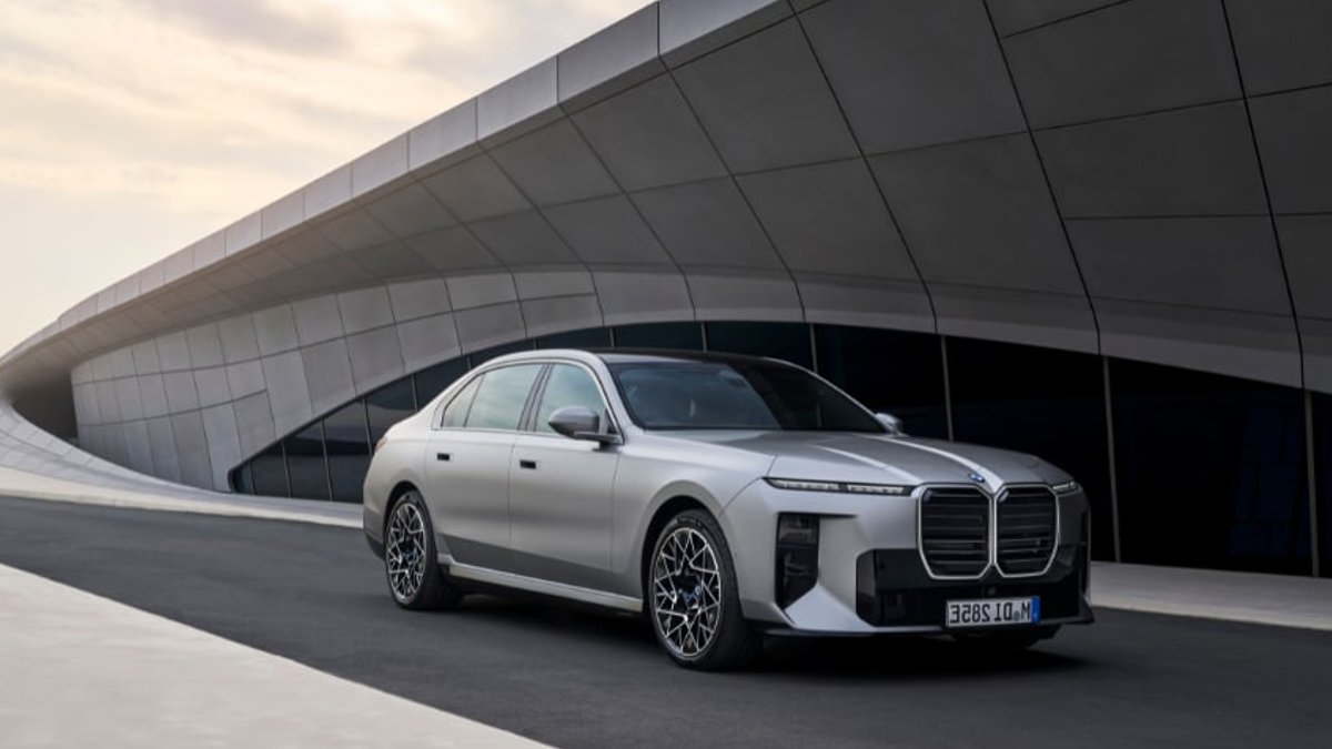 BMW Launches New 7 Series in India with Electric Option - electric option