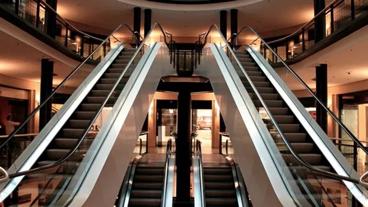 Retailers prioritize prime store locations Retailers prioritize prime store locations - prime locations