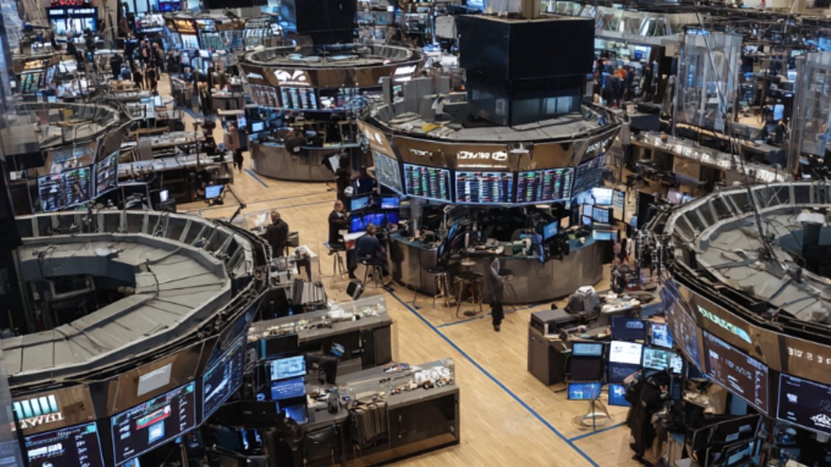Oil Prices Dip Below $100 as Tech Stocks Rally - oil prices dip