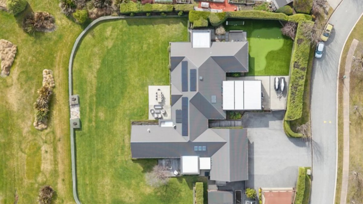 Hansen sells NZ home, moves to Sydney for new role - luxury home