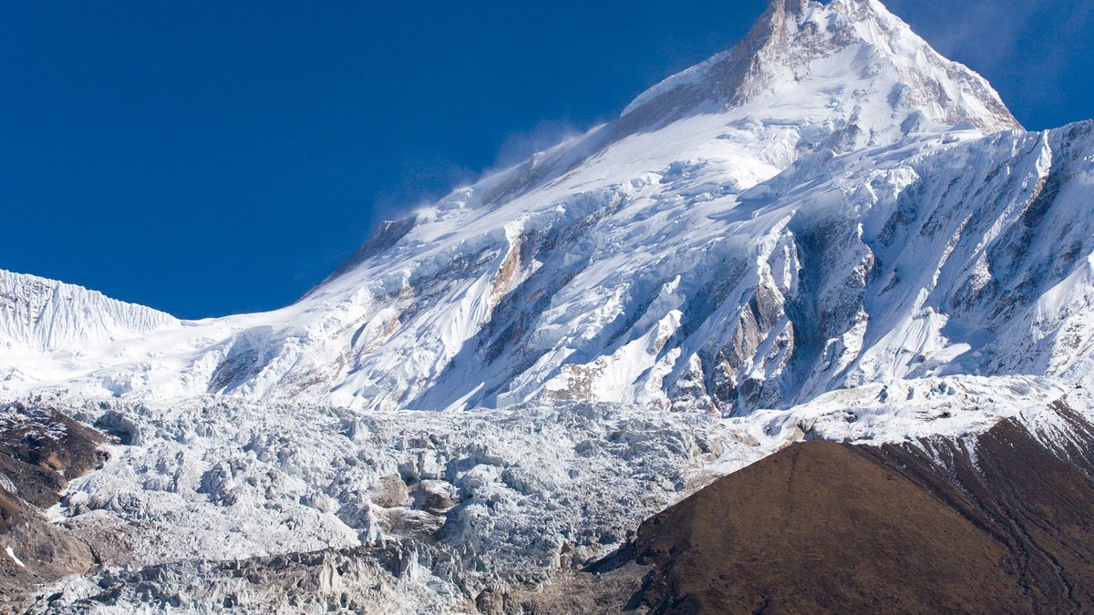 Avalanches Force Early End to Manaslu Climbing Season Avalanches Force Early End to Manaslu Climbing Season - manaslu avalanches