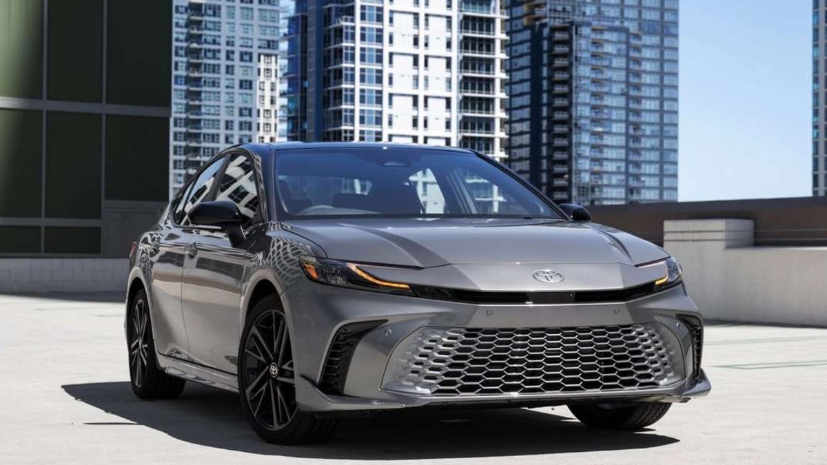 A Car Shopper Ponders The Toyota Camry XSE Versus The Honda Passport TSE.