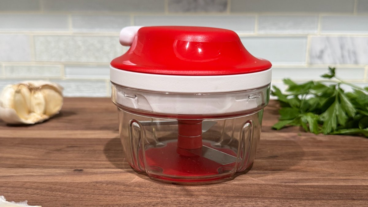 Kitchen pro swears by this $35 manual chopper for quick Kitchen pro swears by this $35 manual chopper for quick - manual chopper