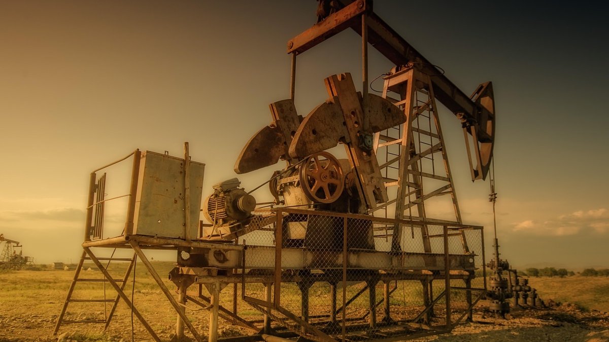 Webull Integrates with X’s Cashtag for Direct Trading Oil rig, industry, old, field, oil industry, oil pump, drilling, nature, platform, machine, borehole, georgia, countryside, s