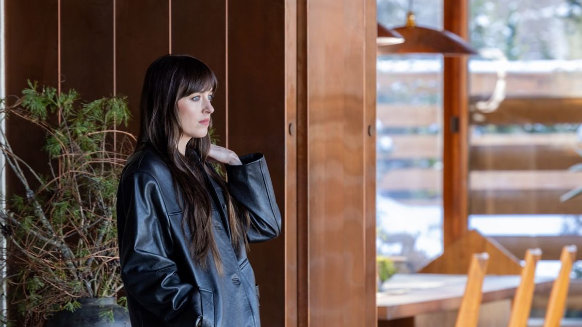 Midcentury Modern Home Powers Verity's Unsettling Atmosphere - midcentury modern home