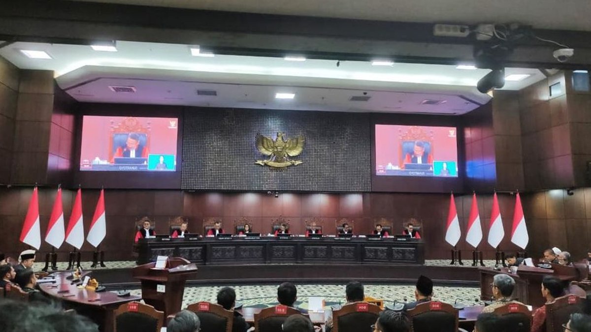 MK Tolak Gugatan Syarat Pendidikan Gibran dalam Pilpres 2024 MK Tolak Gugatan Syarat Pendidikan Gibran dalam Pilpres 2024 - gugatan pendidikan Gibran