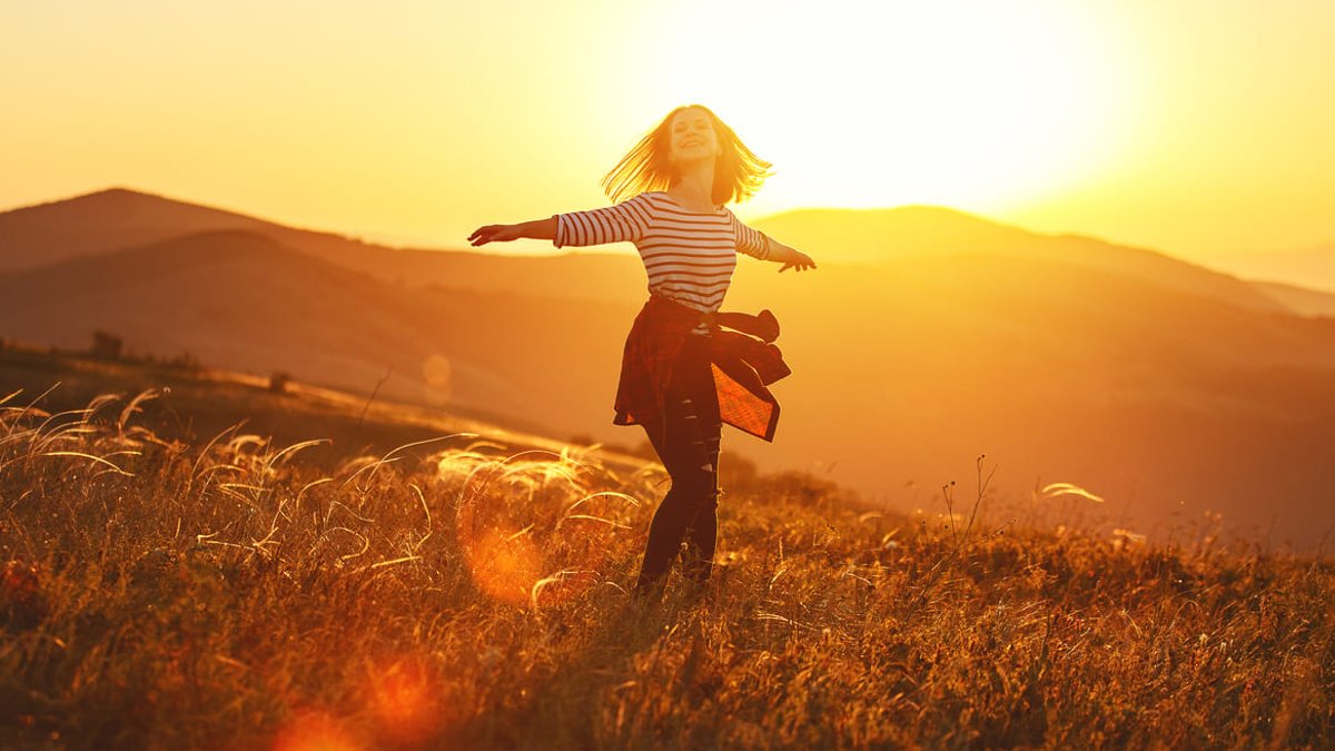 Strategic Wardrobe Planning Based on Daily Needs and Color Theory Dressing for the Moment - enjoying life at sunset.
