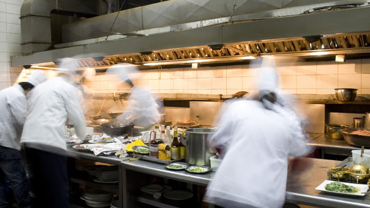 Culinary Students Reduce Waste in Los Angeles Kitchens - culinary students waste