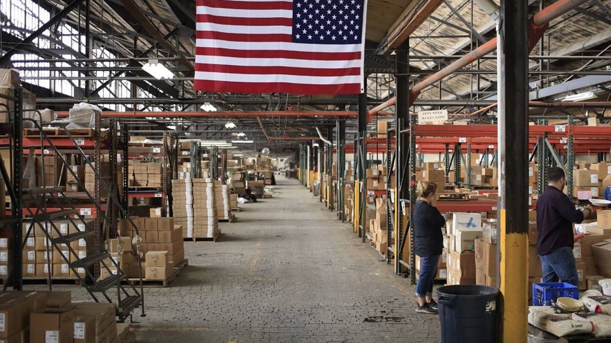 US manufacturing growth slows amid supply strains US manufacturing growth slows amid supply strains - us manufacturing growth