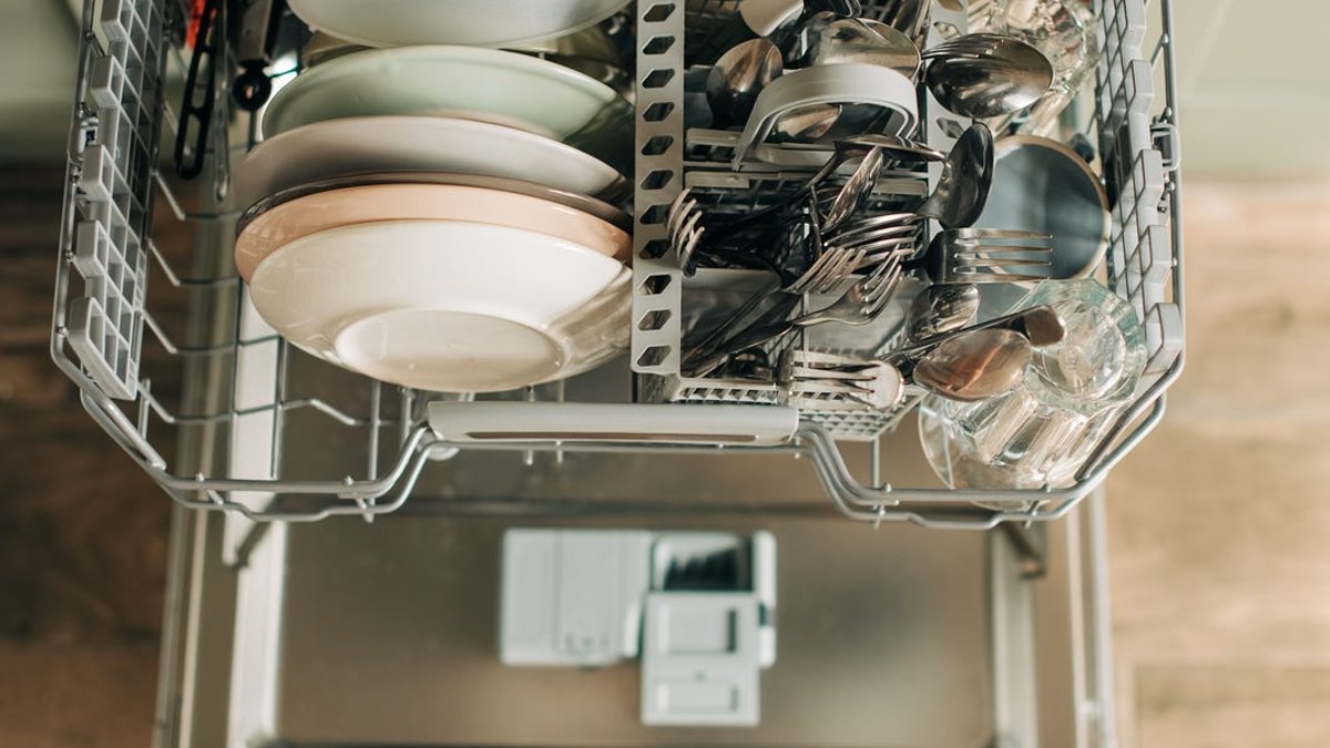 Experts caution against dishwasher for certain kitchen items - kitchen items