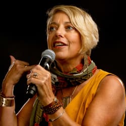 TAMARA RIVER EASTER - life coach Logo