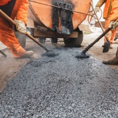 高速公路维护工人缩略图