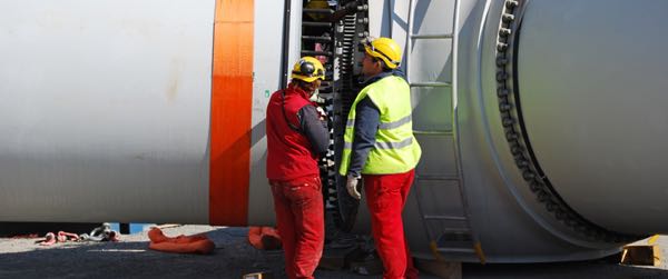 what does a wind turbine services technician do turbine technician