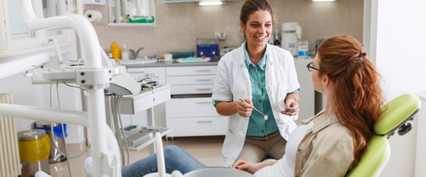A periodontist is a dentist who is an expert in the treatment of oral inflammation, and who knows how to prevent, diagnose, and treat periodontal disease.